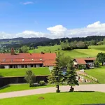 Allgaeuerle 1605 In Out An Der Skipiste Mit Hallenbad Sauna Und Tiefgarage